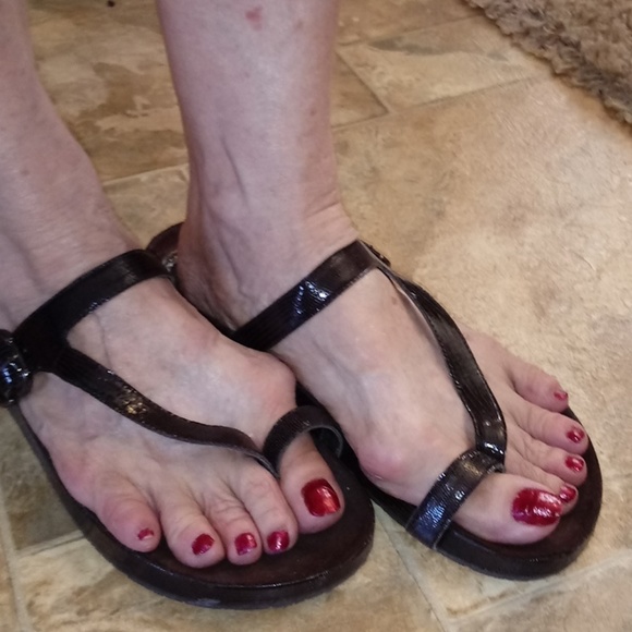 REDUCED PRICE NEW Banana Republic sandals - Picture 2 of 7